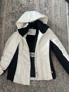 Zero Xposur Women's White and Black Hooded Winter Ski Jacket Size L